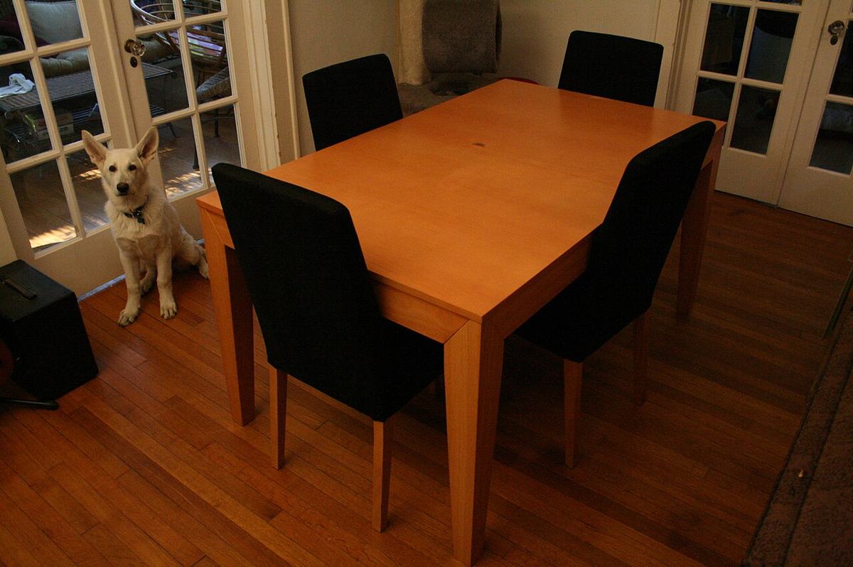 Table de salle à manger à rallonges en merisier